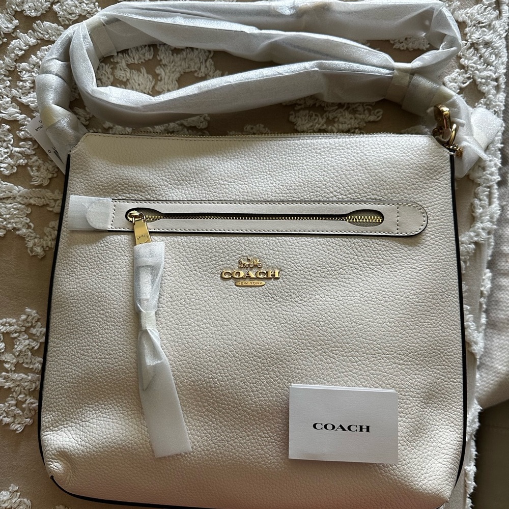 Pebble Leather Mae Crossbody F34823